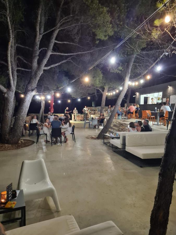 Boutique Camping Bunja Supetar Exterior foto